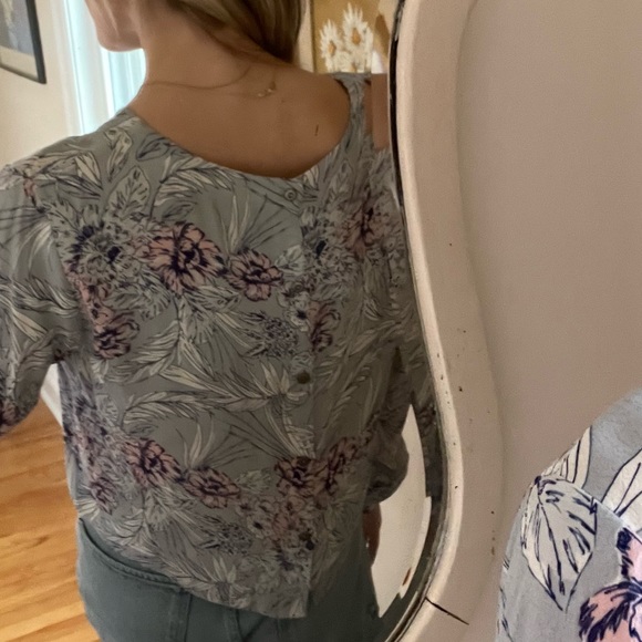 ASTR floral top. Small. Light blue - Picture 4 of 4